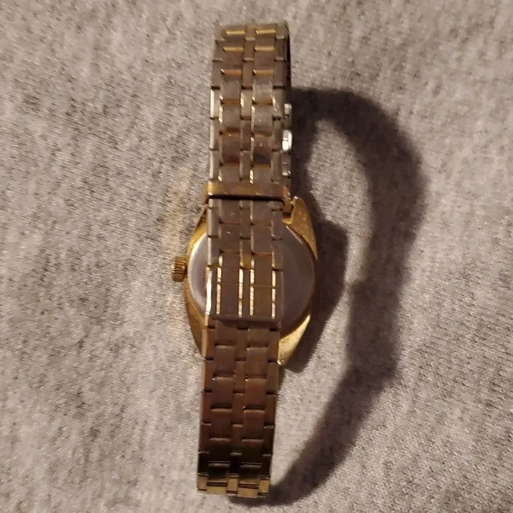Lot of 3 Antique Wind Up Watches Timex Date & Supreme Bangle Watch‎ Silver Gold